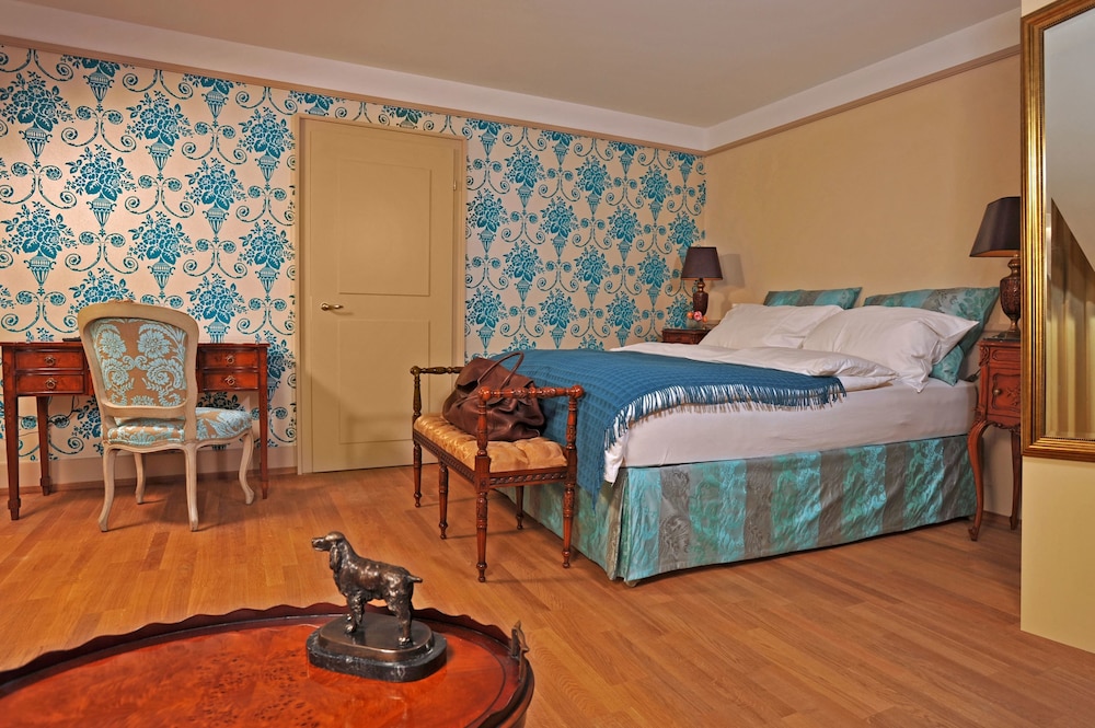 Townhouse Boutique Hotel 13/39