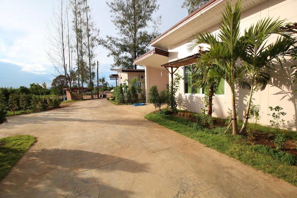 On Green Resort 45/50