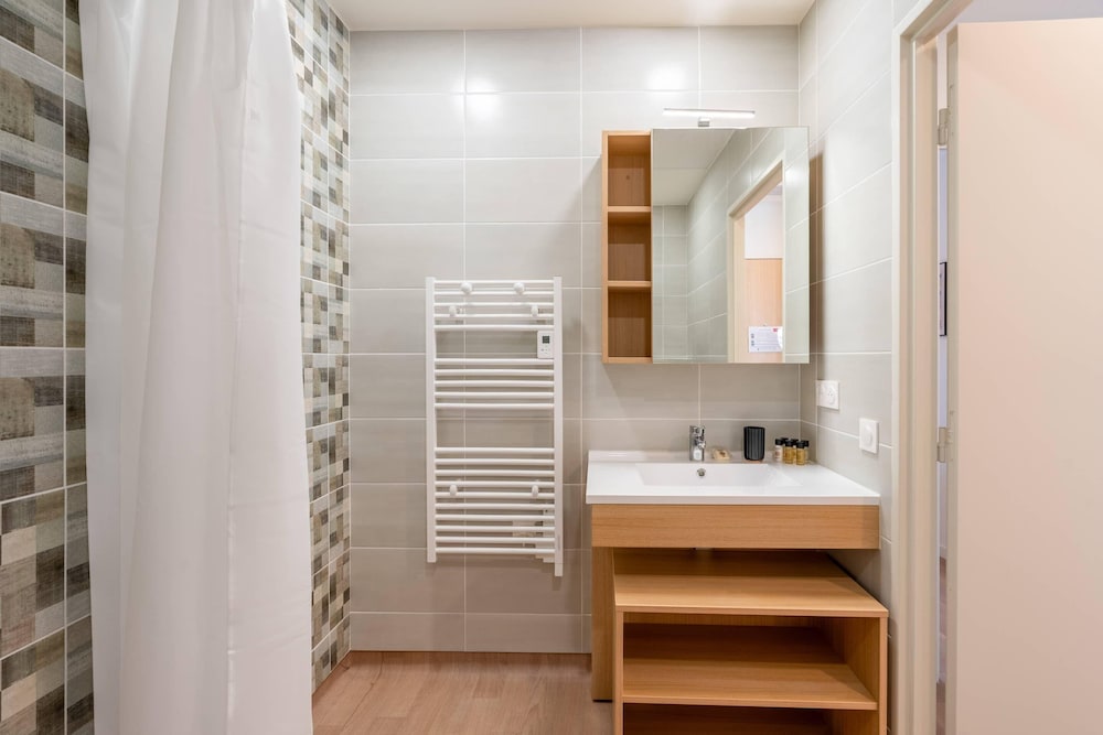 Quality Aparthotel Villefontaine 32/33