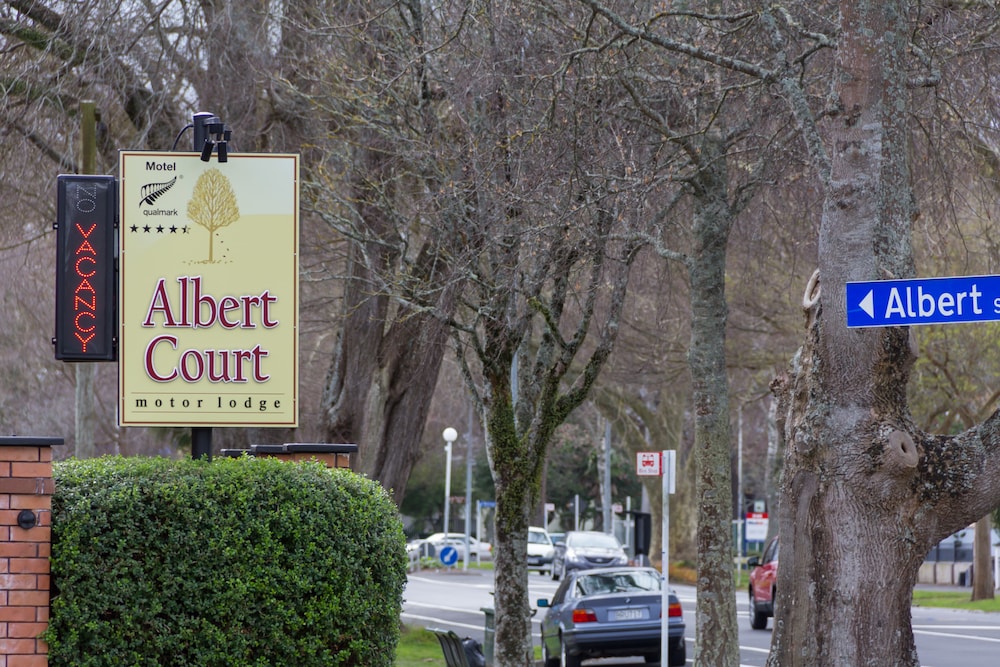 Albert Court Motor Lodge 11/57