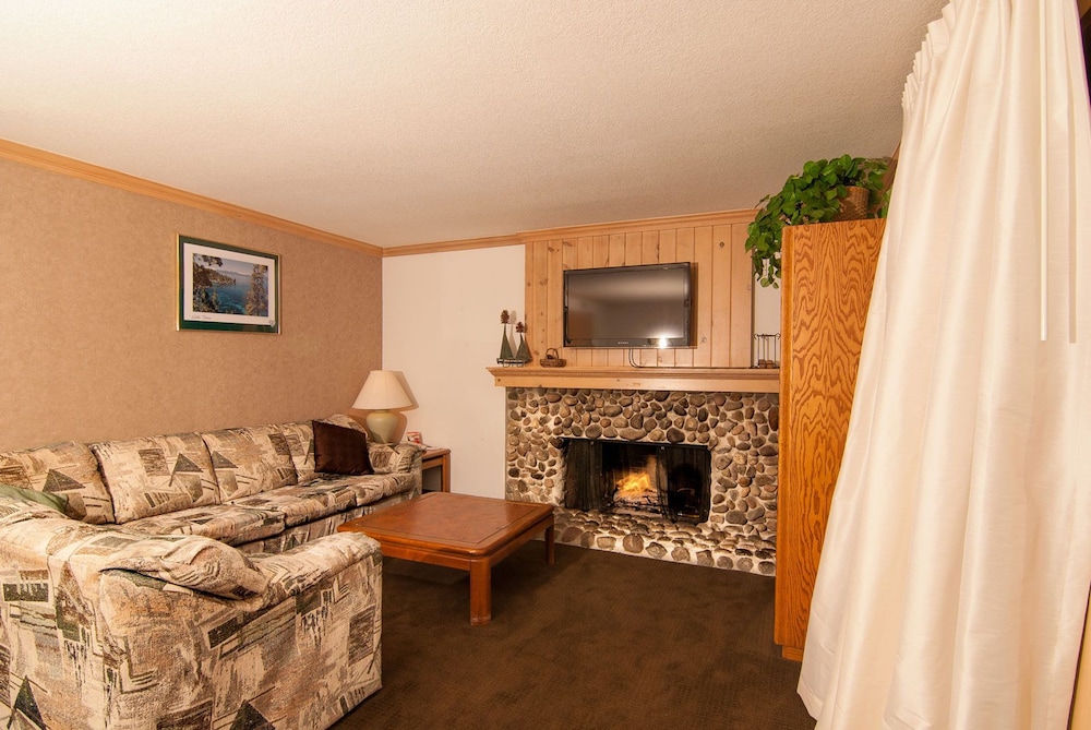 North Lake Lodges 28/50