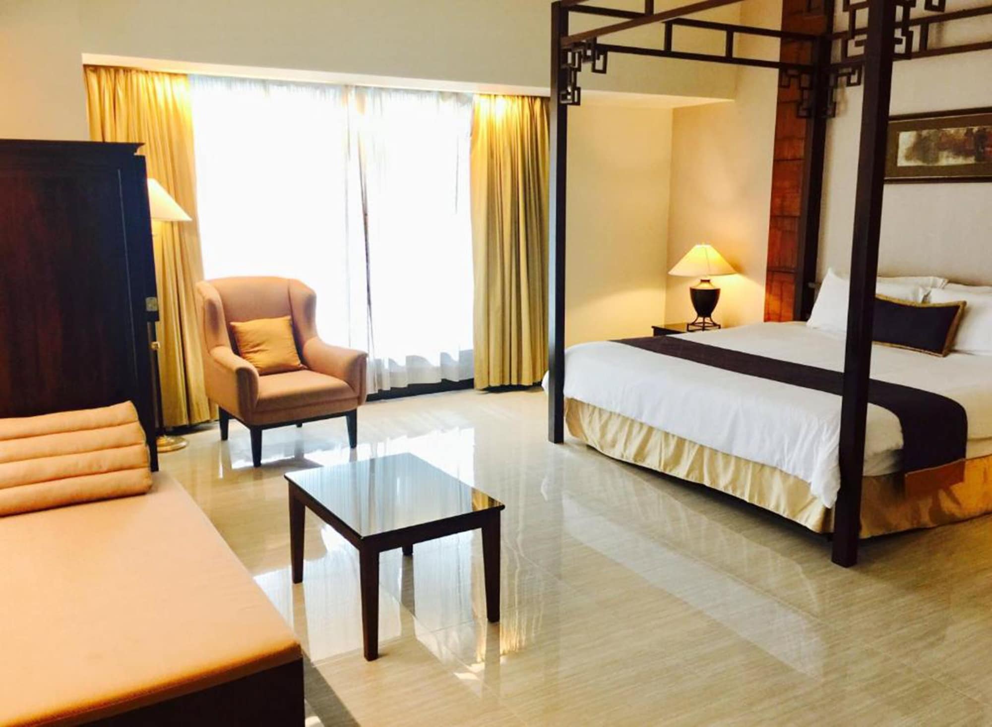 جناح جونيور بسرير كينج لذوي الإعاقة، Indra Regent Hotel 2/4