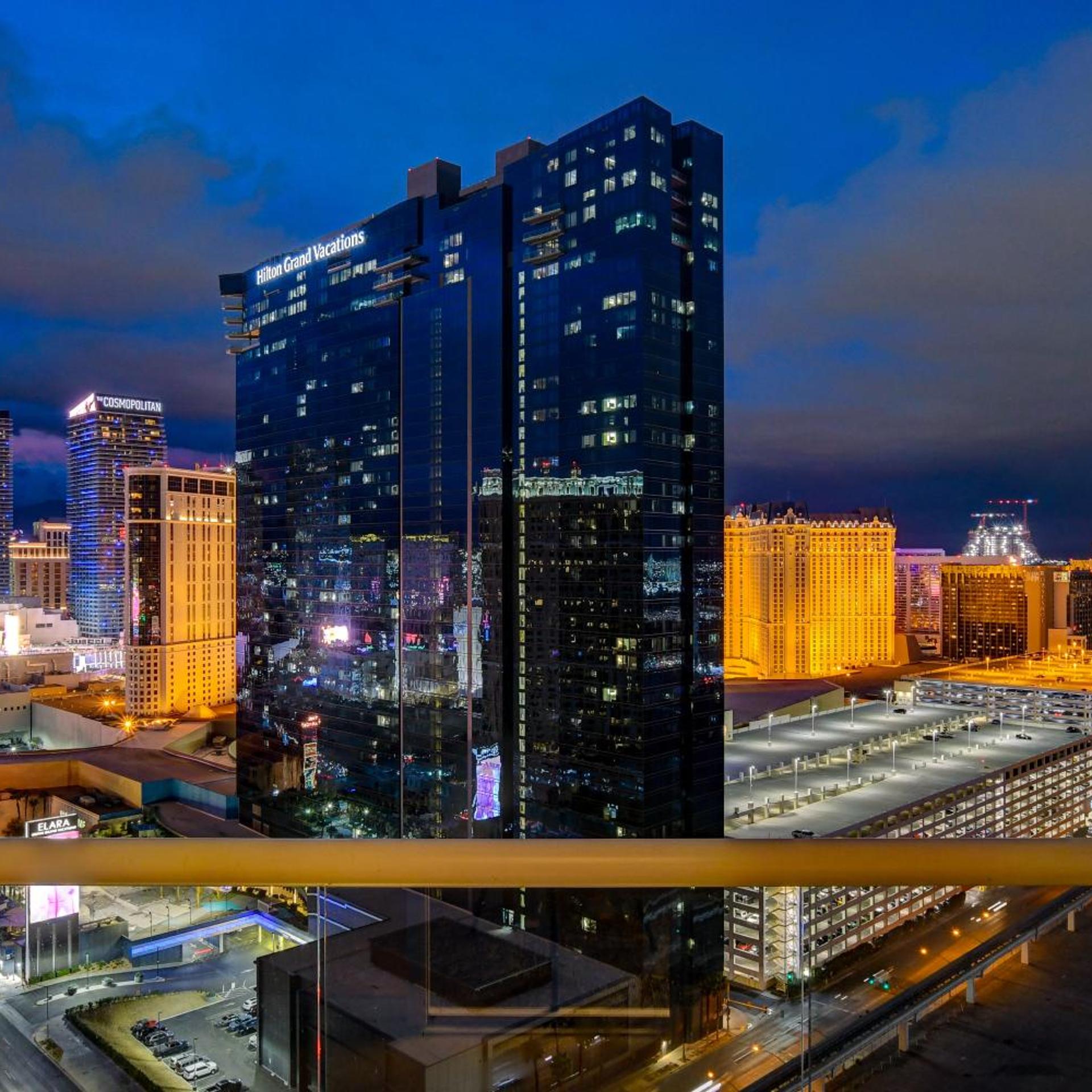 SPHERE VIEW - Signature MGM Resort Lucky Gem Penthouse & Luxury Suites 27817 3/44