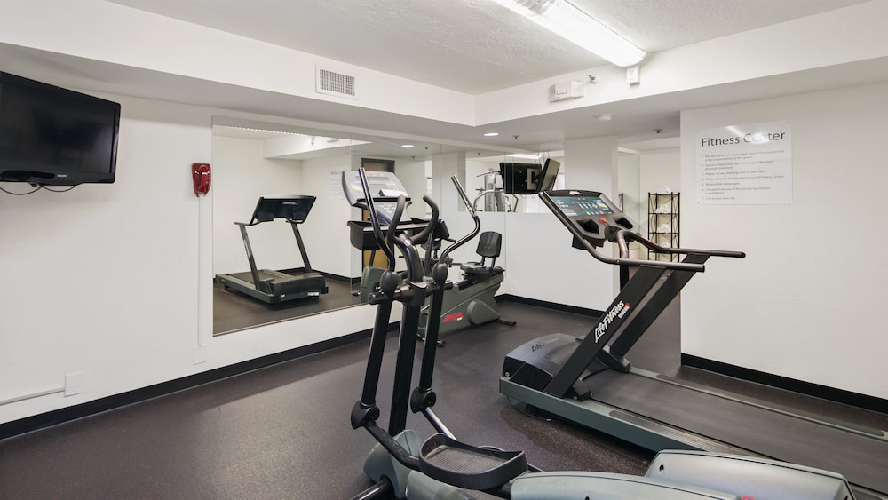 Best Western Plus Scottsdale Thunderbird Suites 23/46