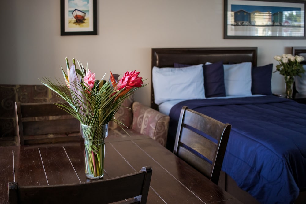 Riptide Oceanfront Hotel 47/72