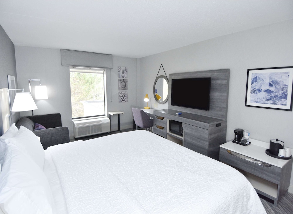 Hampton Inn Auburn Ma 16/36