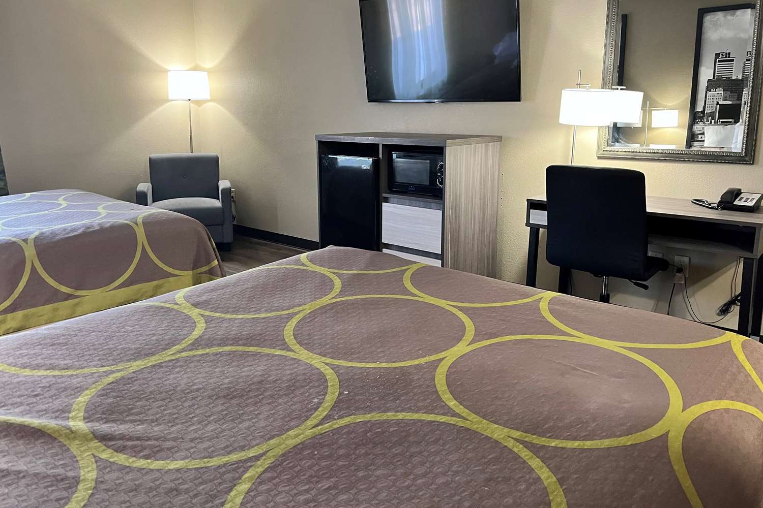 Super 8 by Wyndham Harrison OH 35/37