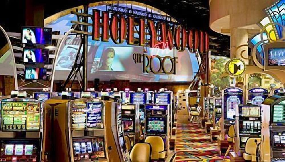 Hollywood Casino Hotel 36/37