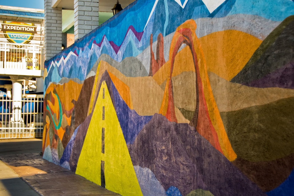 Expedition Lodge 38/62