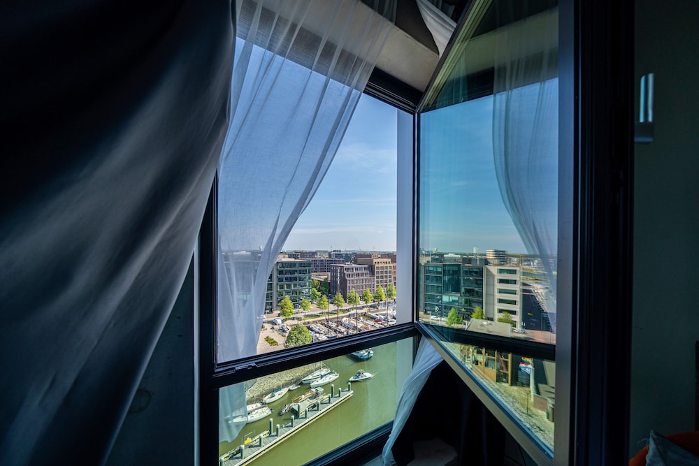 Four Elements Hotel Amsterdam 2/59