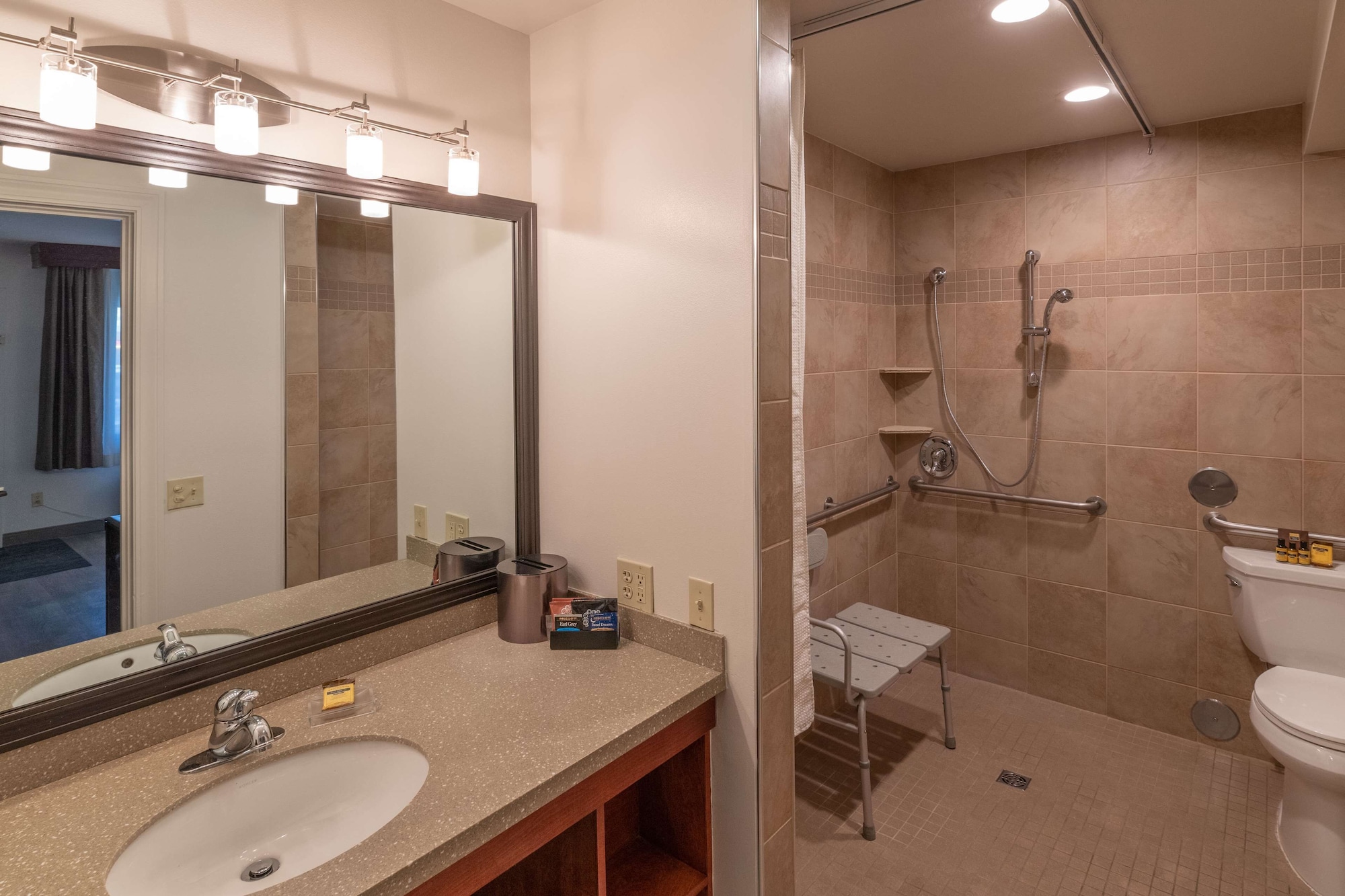 غرفة قياسية بسرير كينج لذوي الإعاقة، Best Western Plus Clocktower Inn 2/5