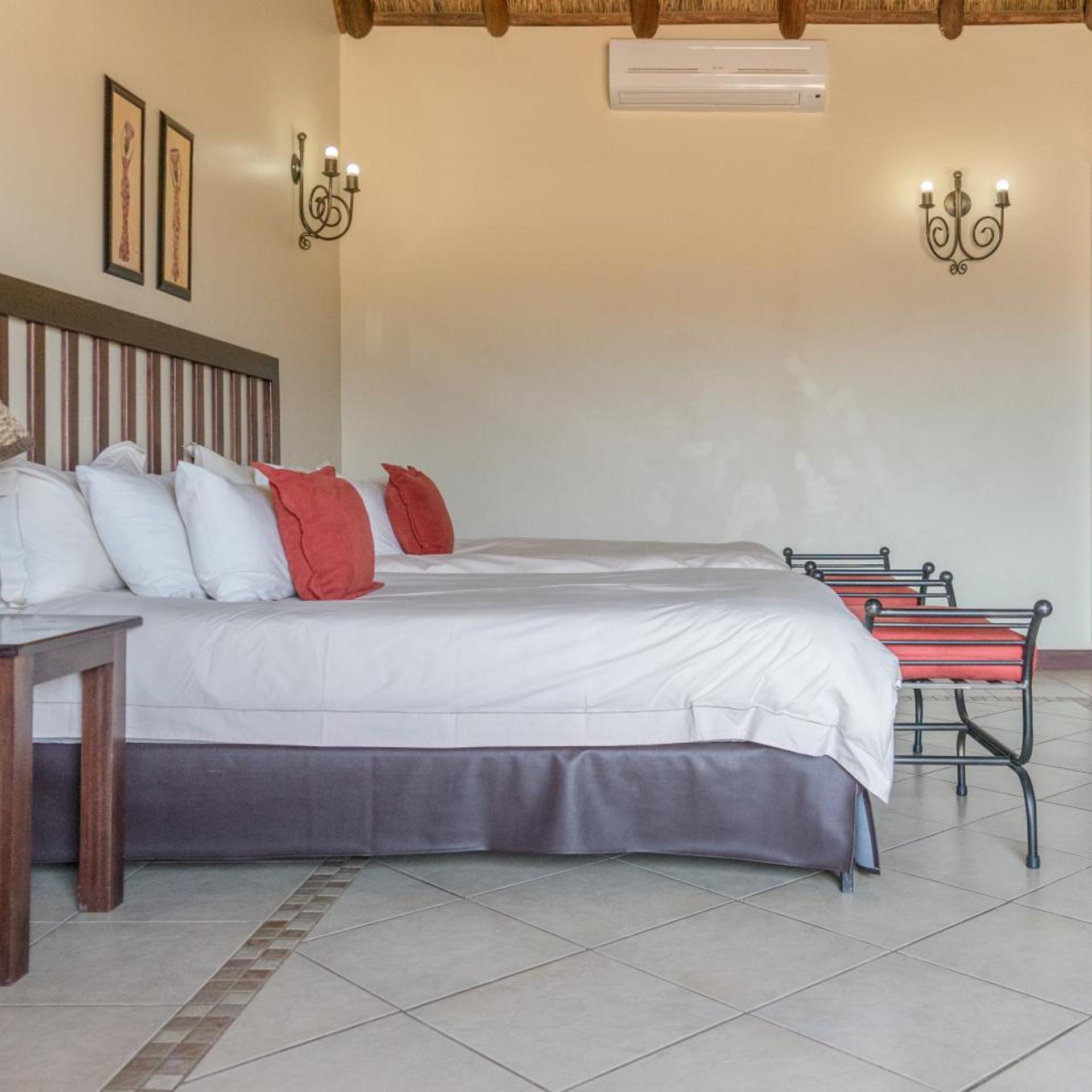 6 Bedrooms, House