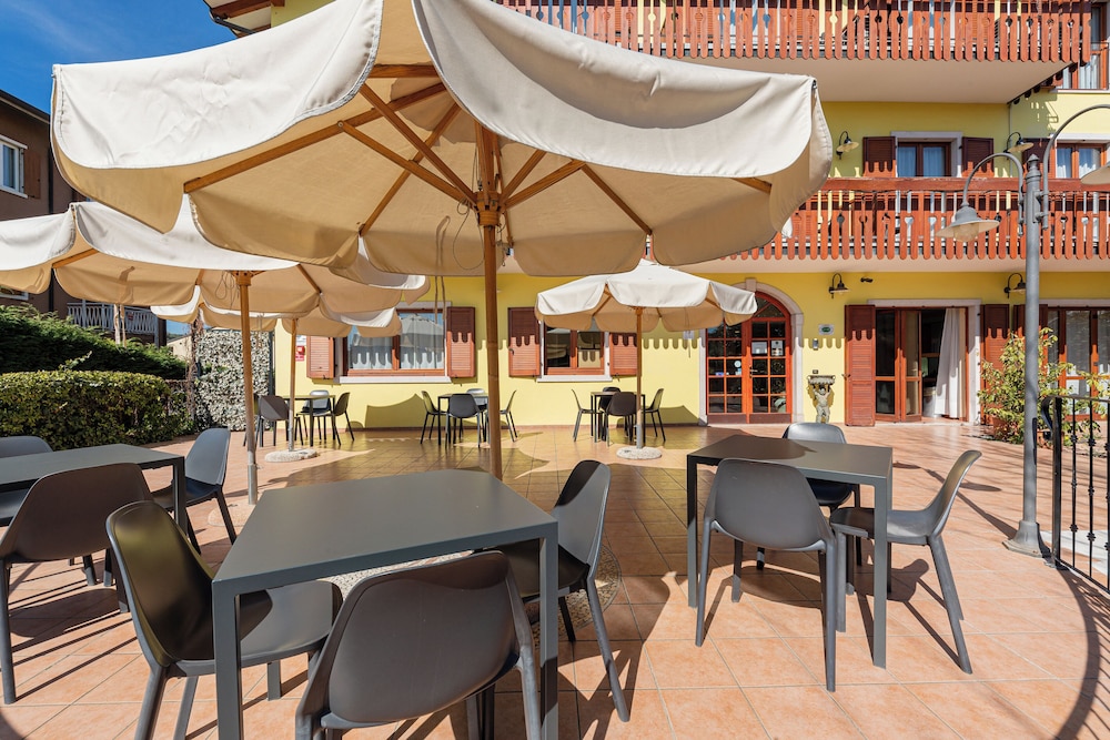 Hotel Romantic 48/60