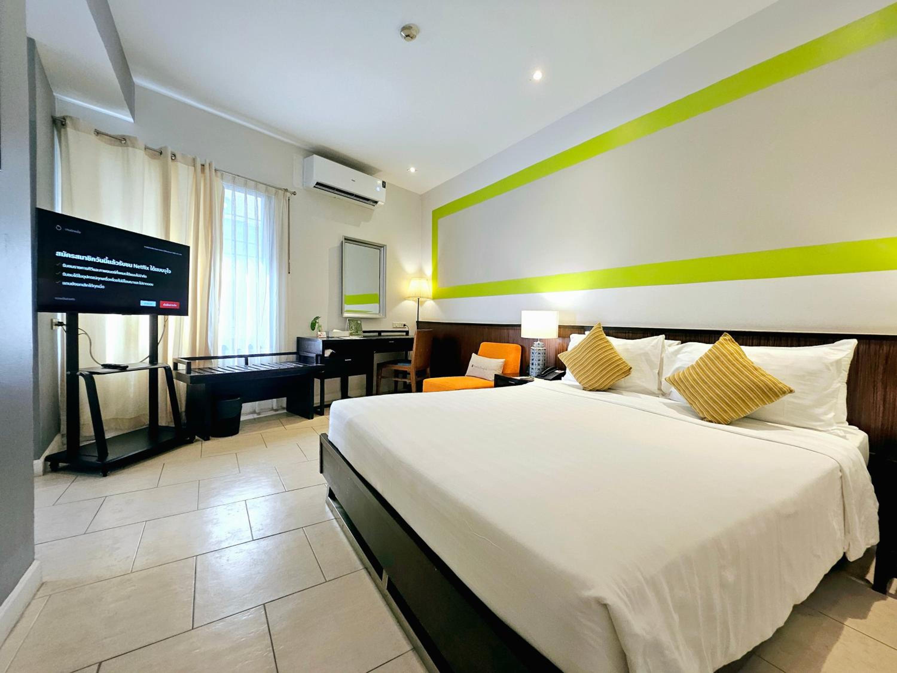 Urban, Plus، Hotel De Bangkok 4/18