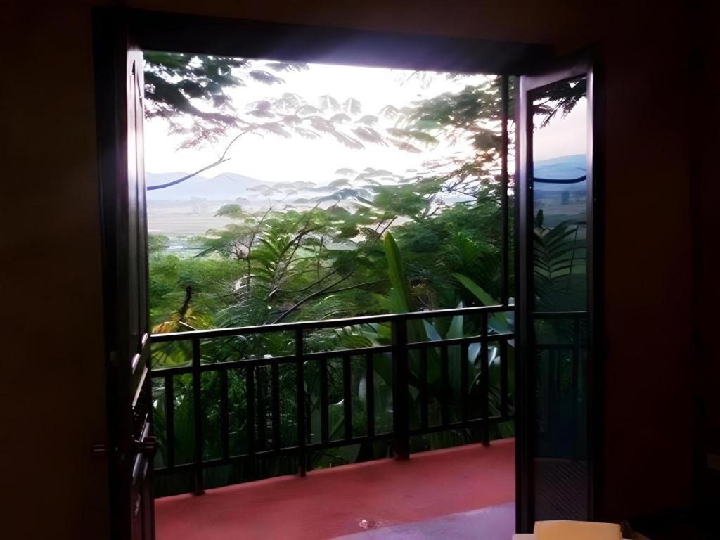 Thaton Hill Resort 6/32