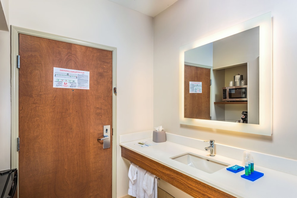 Holiday Inn Express Hotel Suites Peoria North Glendale 27/60