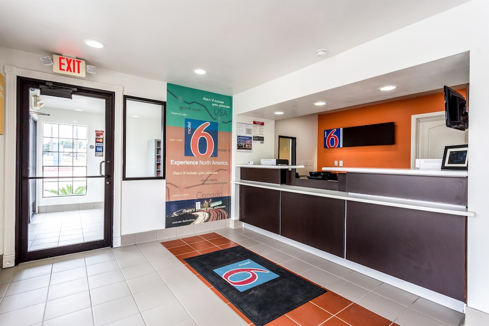 Motel6 Bryan, TX - College Station 8/67