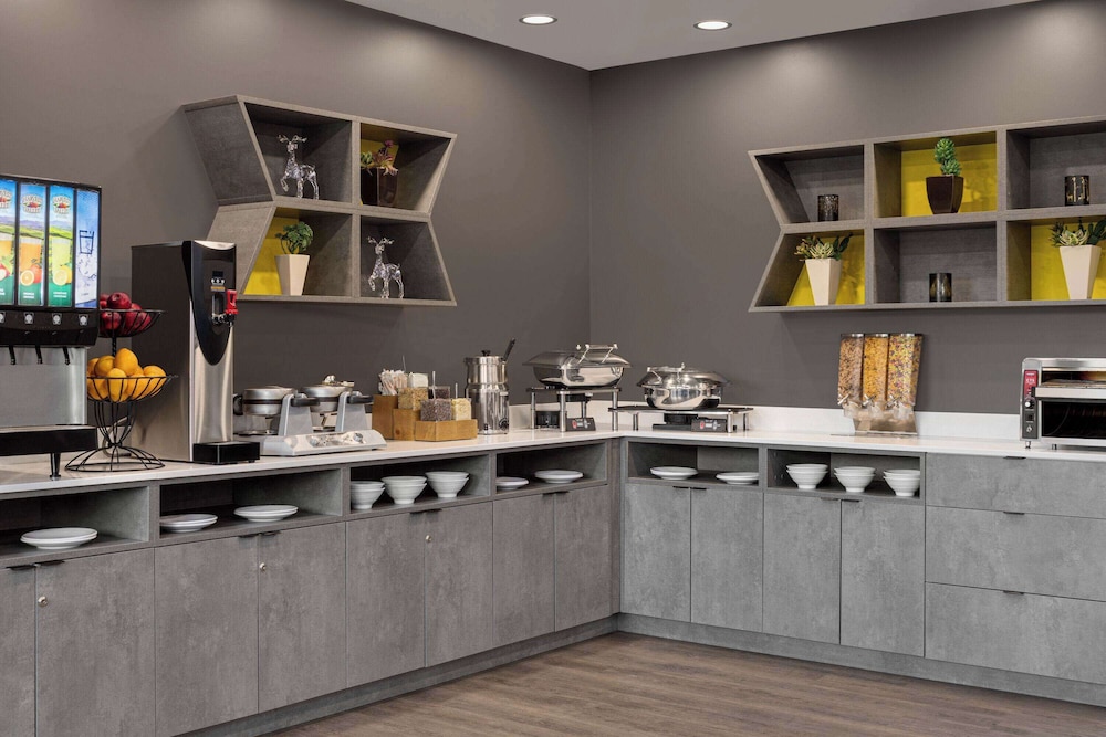 Microtel Inn & Suites by Wyndham Boisbriand 25/35
