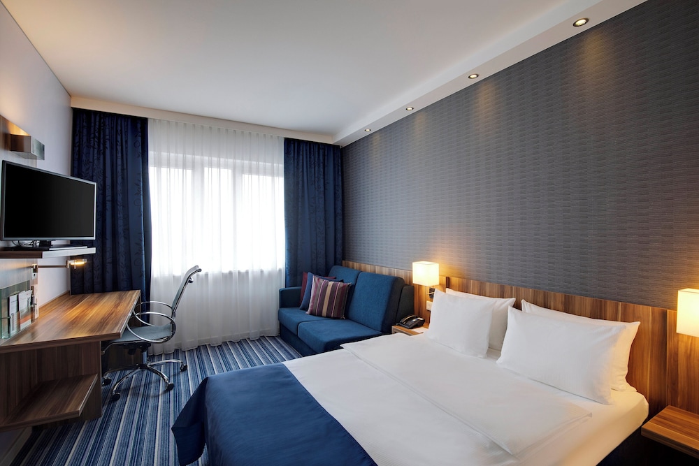 Suite, King Bed, with Child Extra Bed