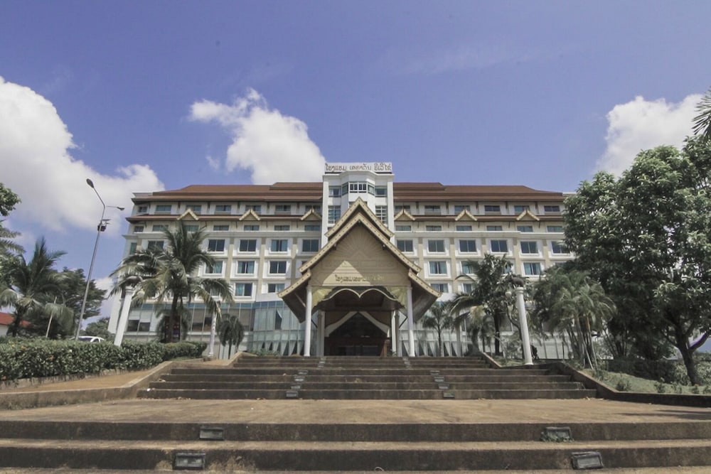 Arawan Riverside Hotel 4/65