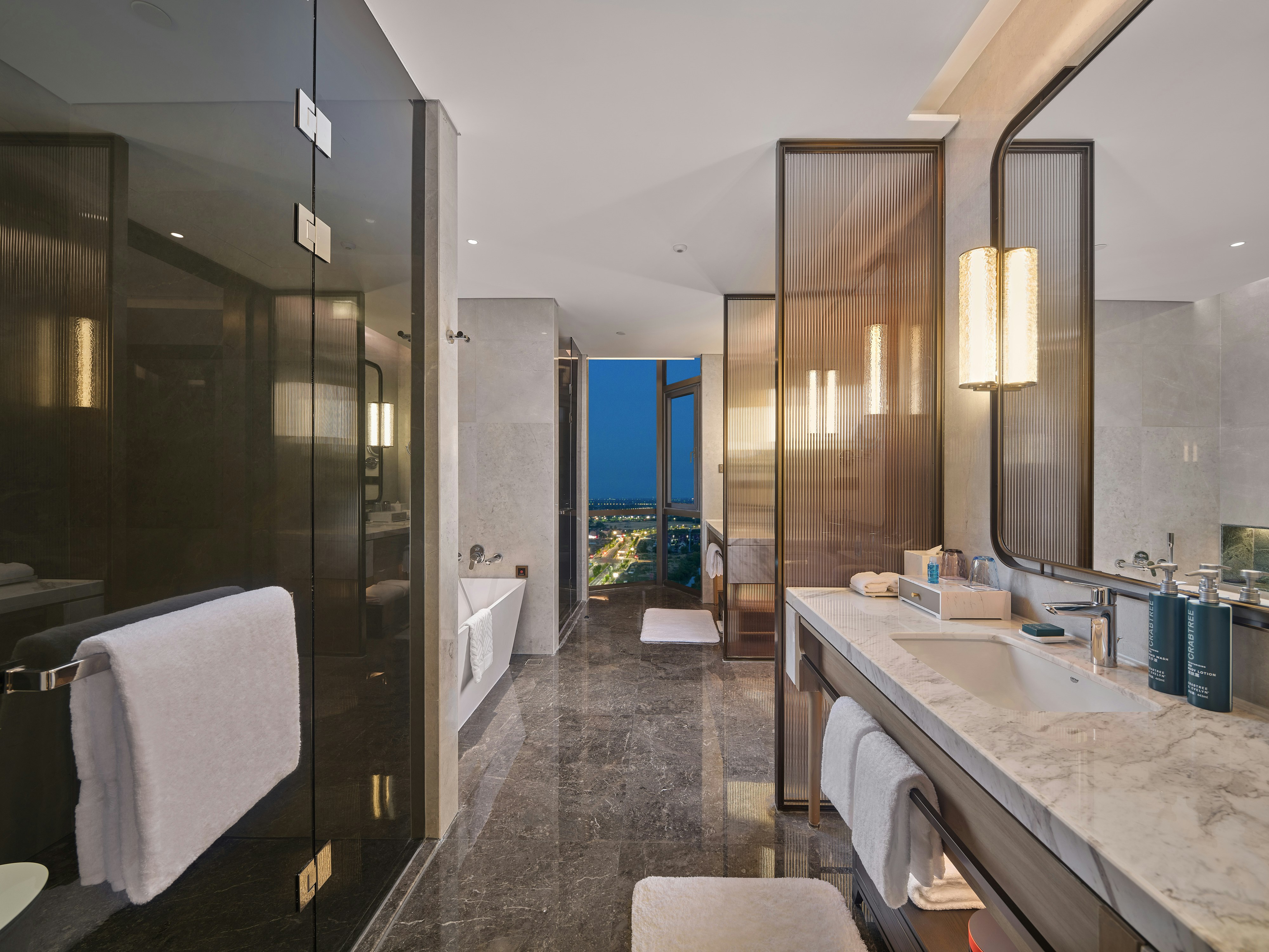 Hilton Jiashan 36/36