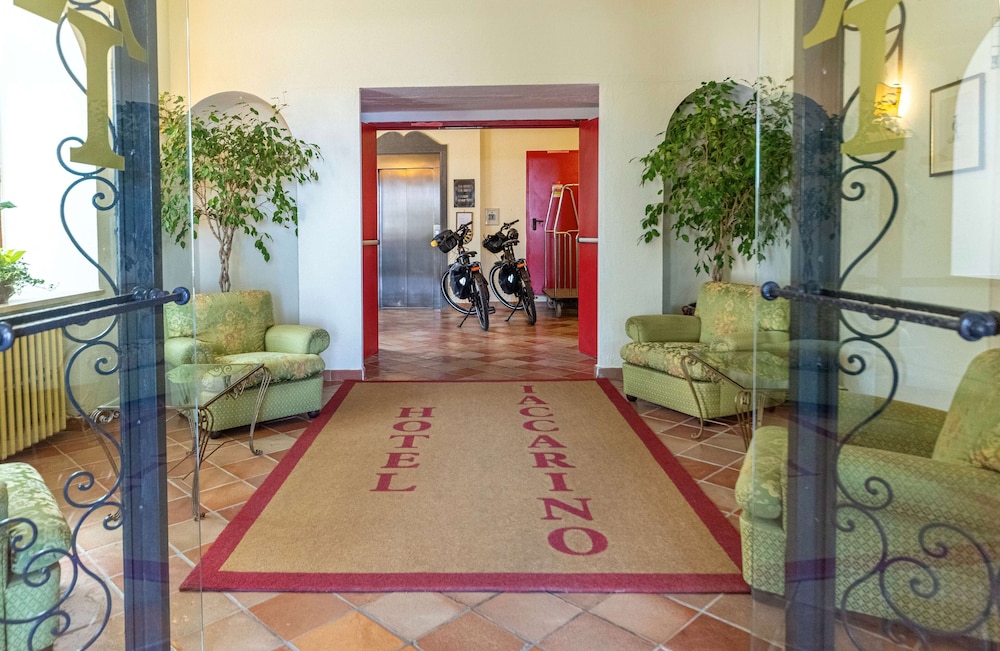 Lobby at Jaccarino, MASSA LUBRENSE