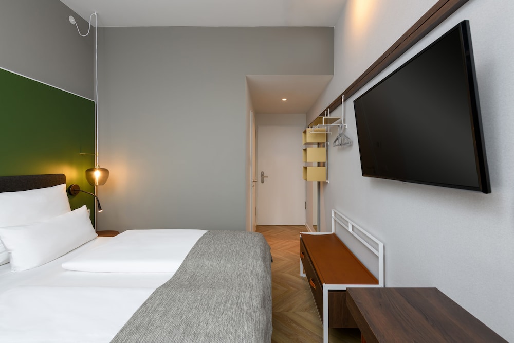 Flightgate Munich Airport Hotel, a member of Radisson Individuals 13/50