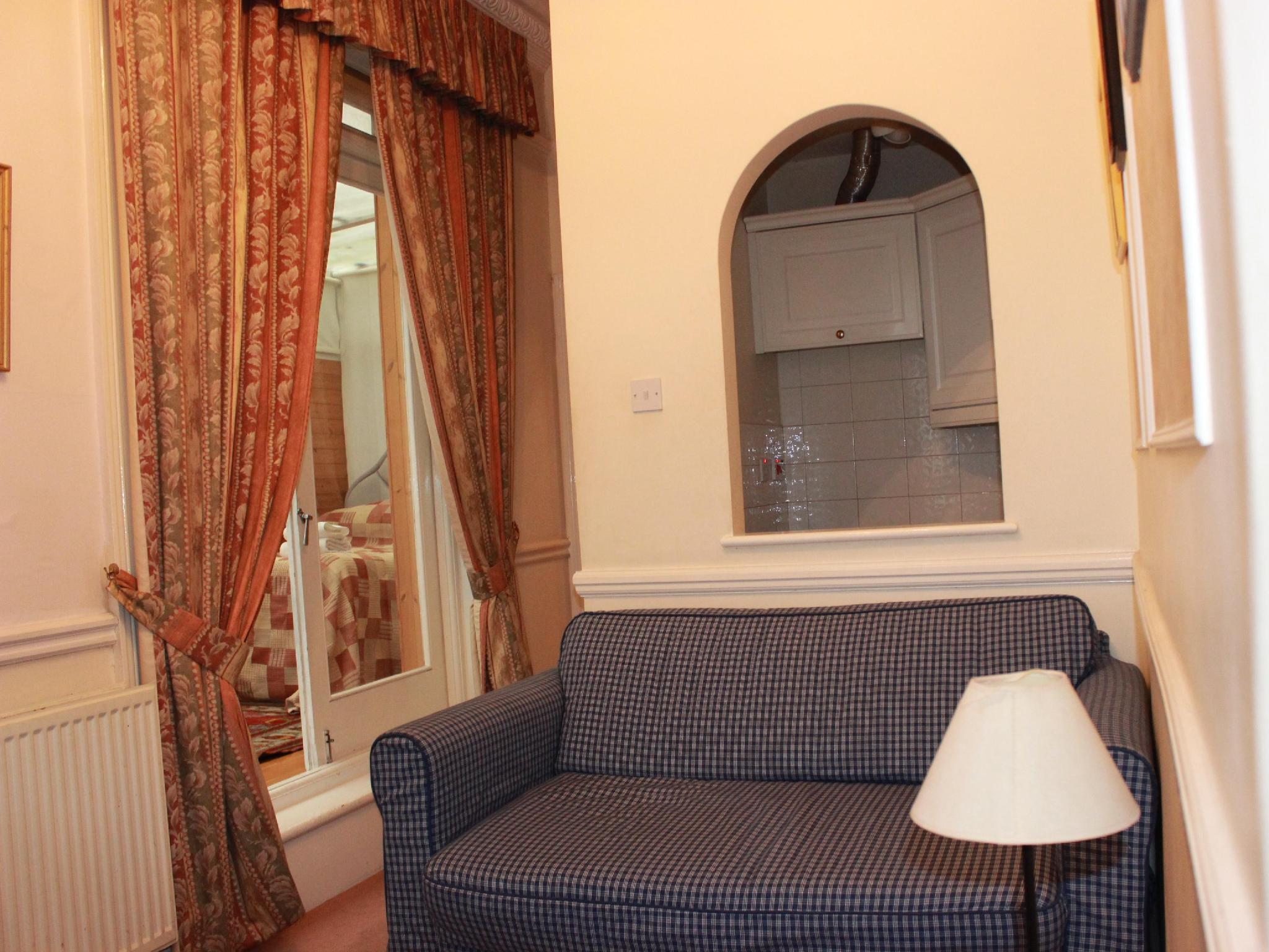 Kensington Court ApartHotel 17/23