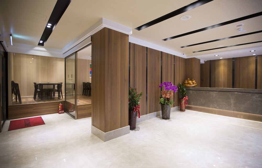 Noble Hotel 2/31