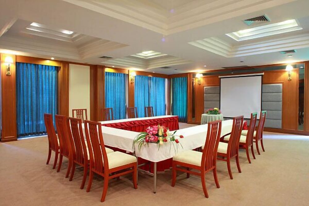 Suan Bua Hotel Resort 36/48