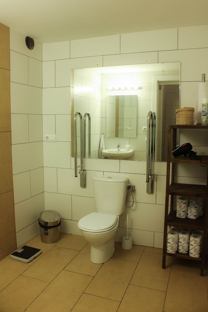 360 Hostel 32/34