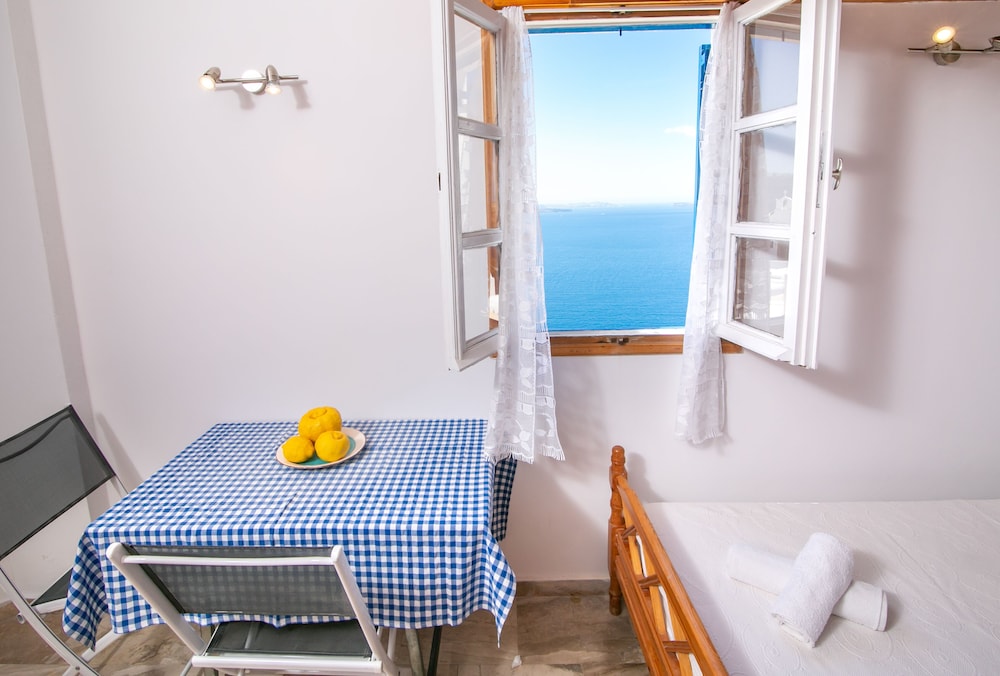 Stelios Rooms 18/59