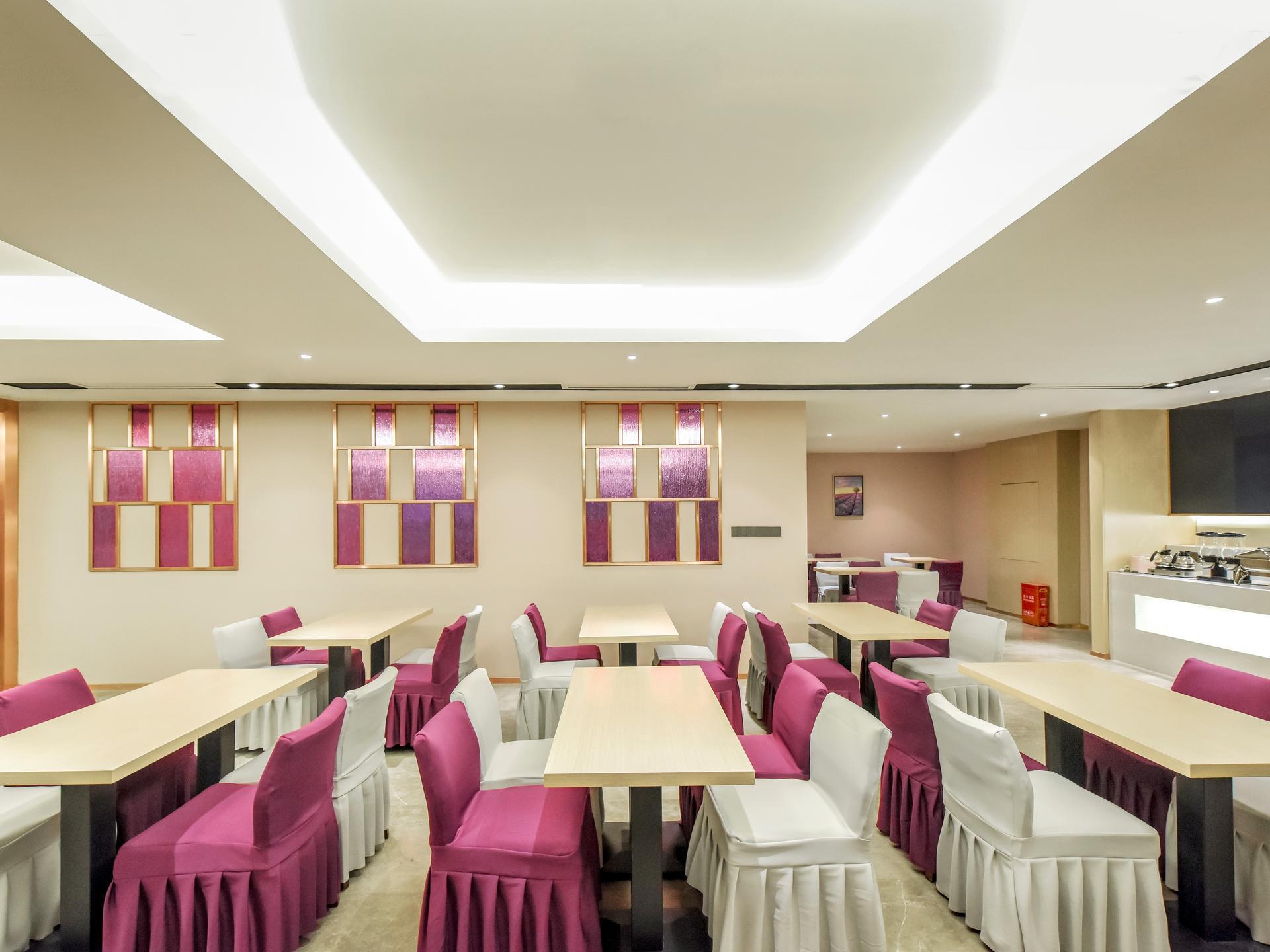 Lavande Hotel (Chongqing Nanping Pedestrian Street Wanda Plaza) 43/45