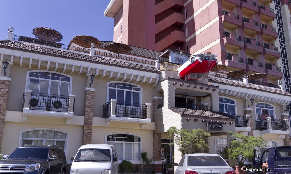 Crown Regency Suites Mactan 67/74