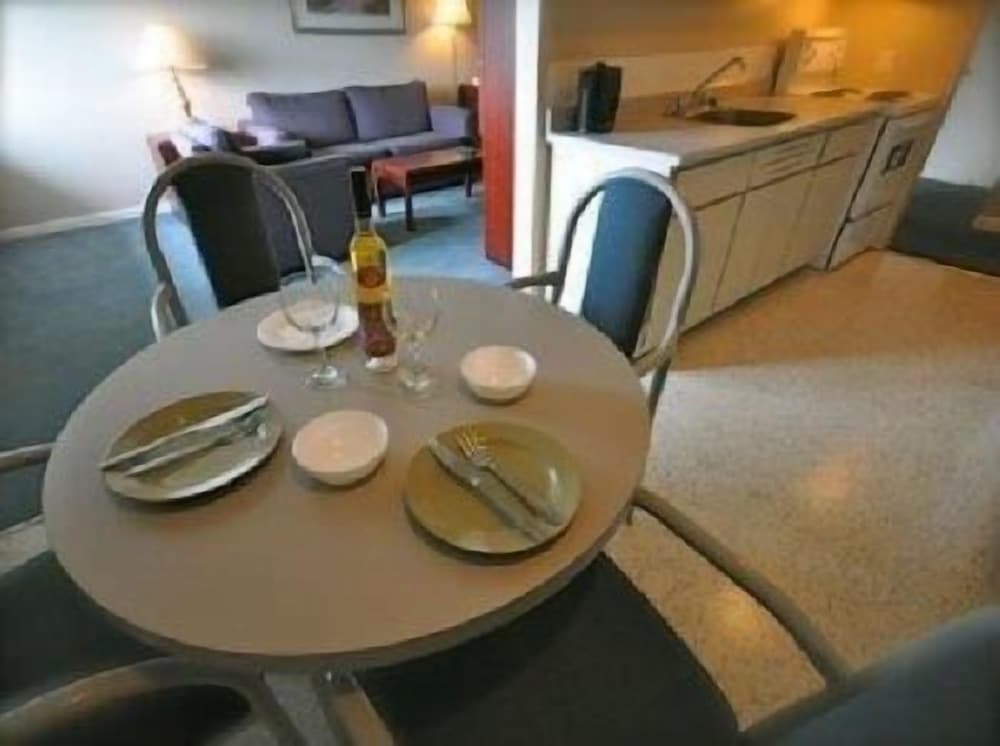 BEAUSEJOUR HOTEL APPARTEMENTS 38/50