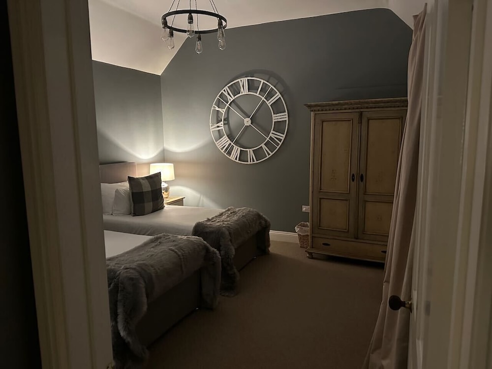 Stonehenge Cottages 13/50