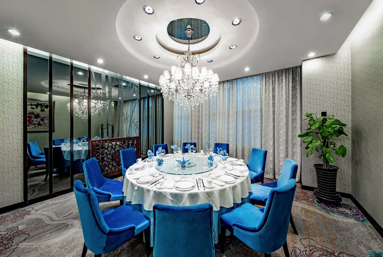 Howard Johnson by Wyndham Paragon Hotel Beijing 33/40