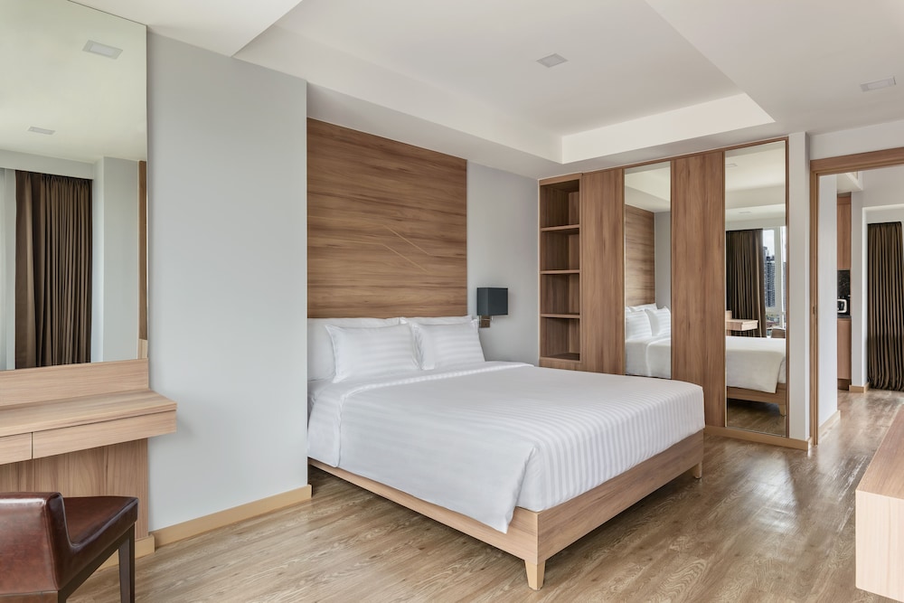 1 BEDROOM, EXECUTIVE, SUITE, CITY VIEW