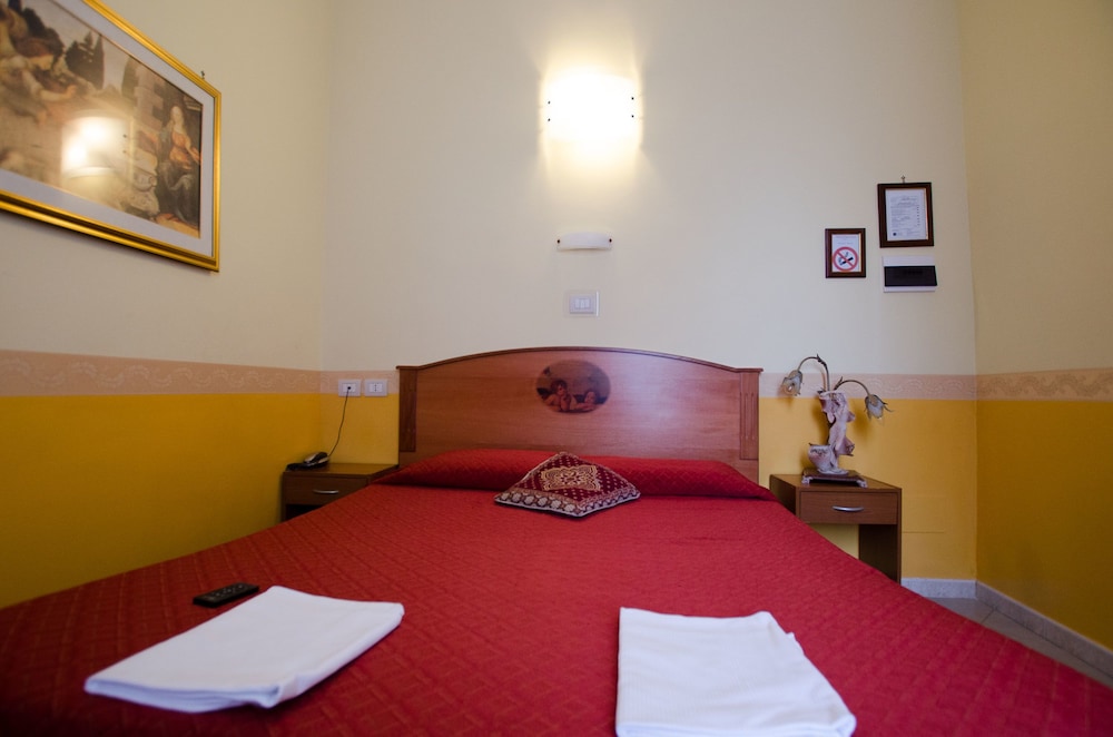 Hotel Cherubini 12/23