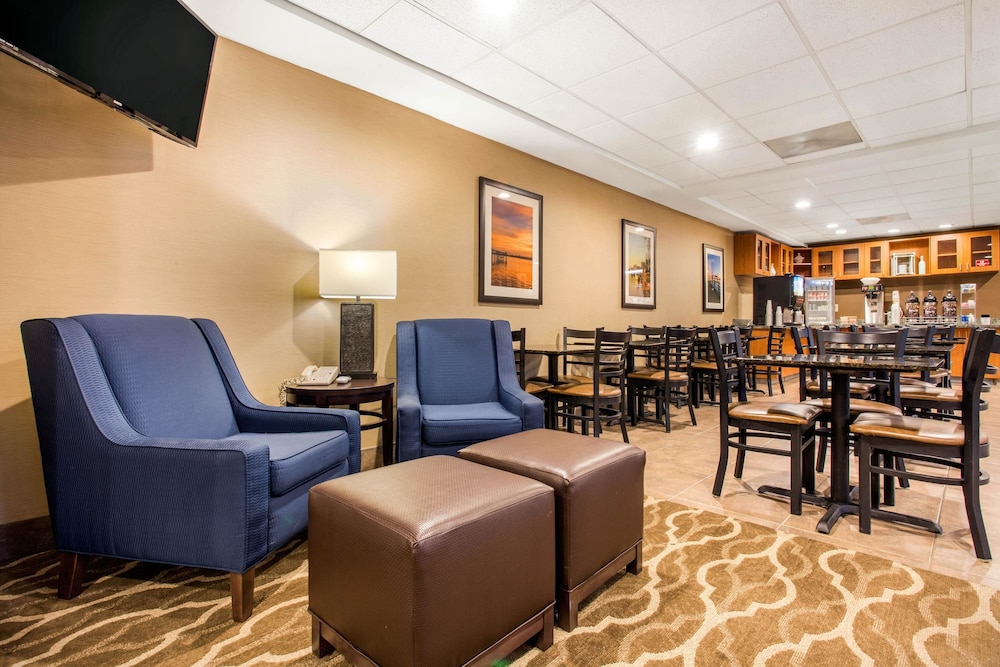 Spark by Hilton Wilmington 20/28