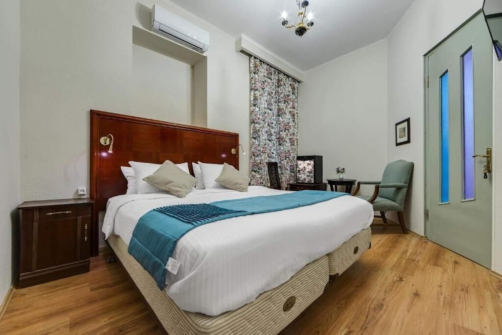 BASIC, DOUBLE BED