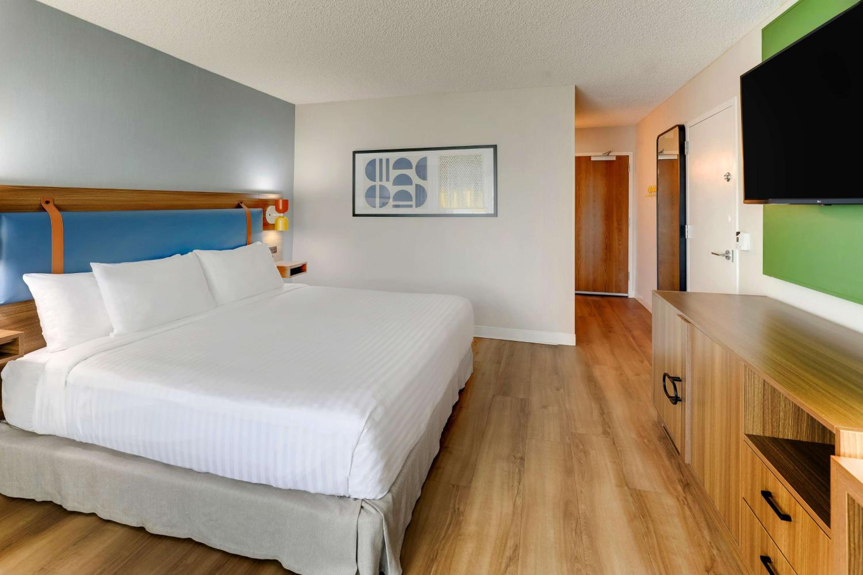 غرفة بسرير كينج لذوي الإعاقة، Sonesta Select Scottsdale At Mayo Clinic Campus 10/18