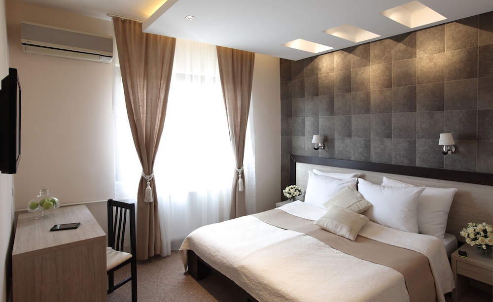 Garni Hotel Vozarev 19/67