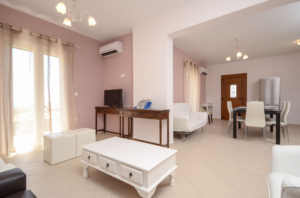 Naxos Luxury Villas 1/36