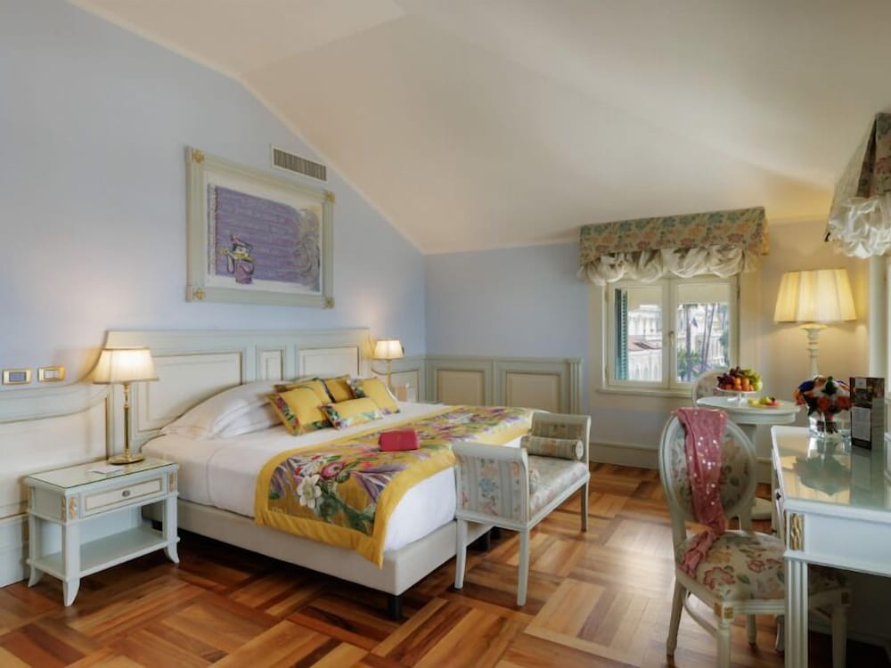 PRESTIGE, SUITE, SEA VIEW