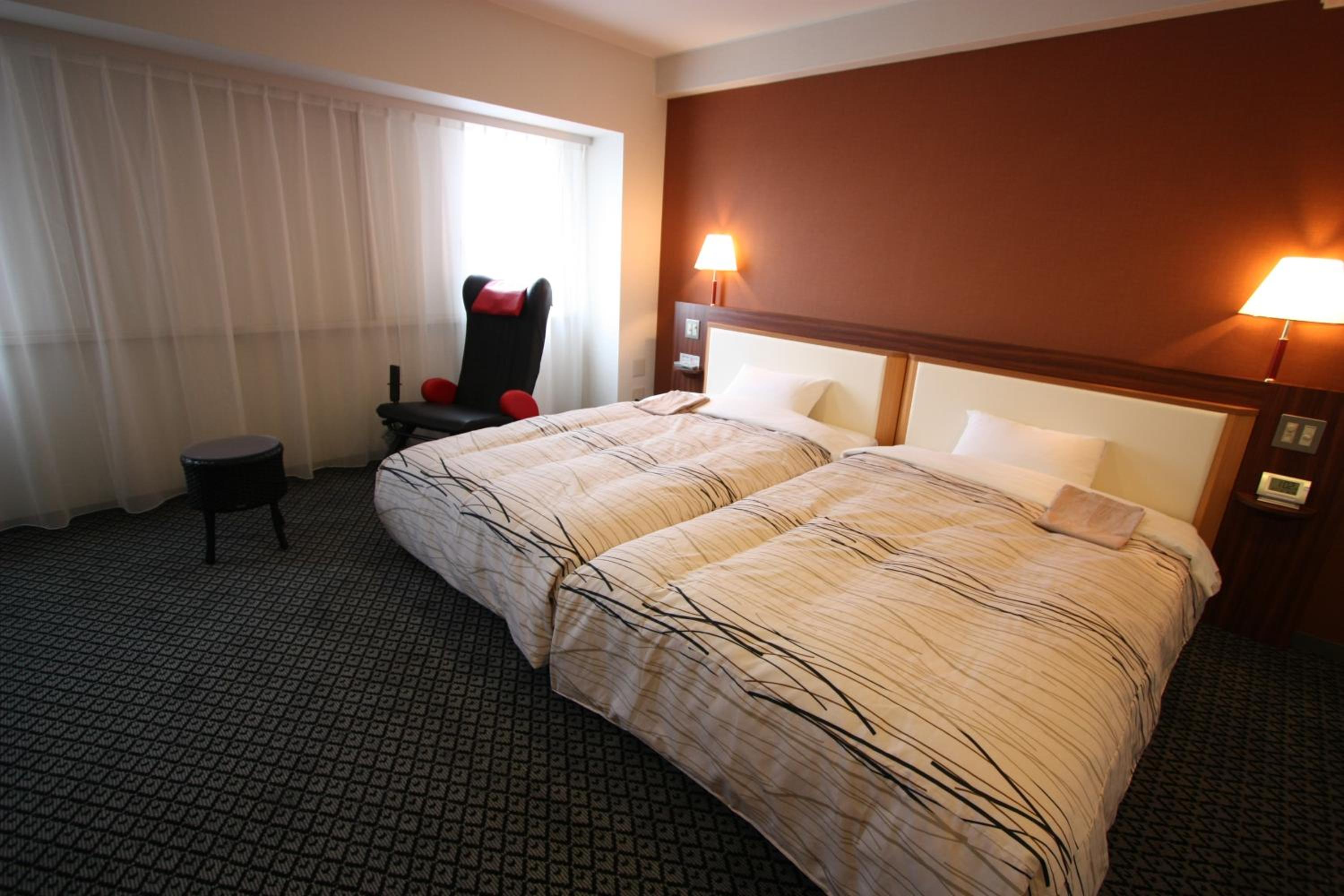 Hollywood, Twin Beds