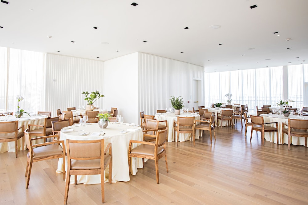 The Dewberry Charleston 59/66