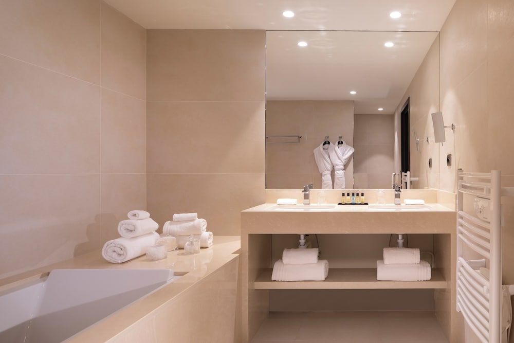 Royal Hainaut Spa and Resort Hotel 37/37