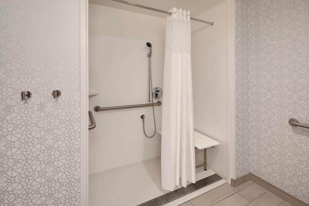 Hampton Inn Santa Cruz West Ca 12/48