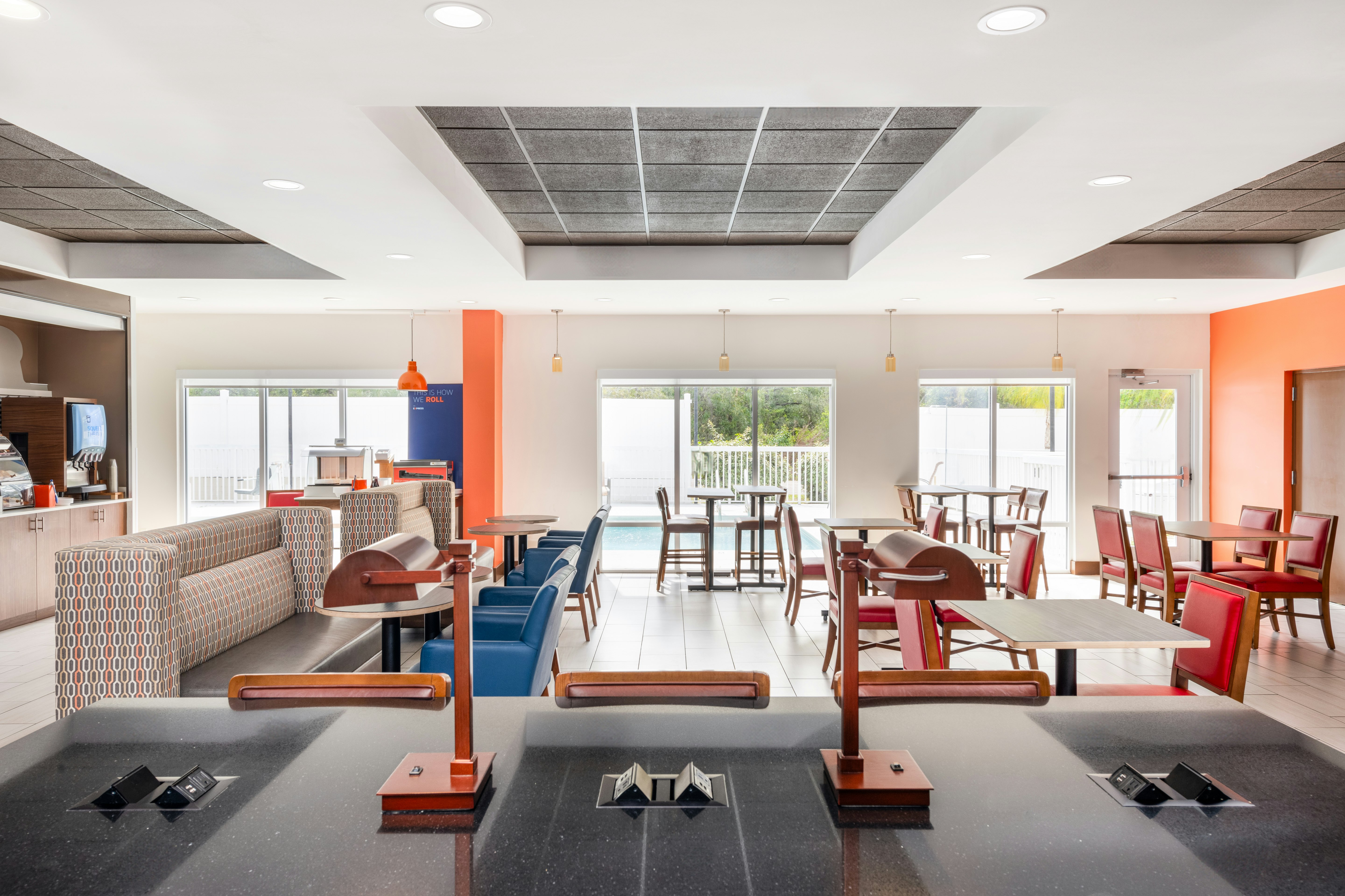 Holiday Inn Express Hotel & Suites Spring Hill 45/69